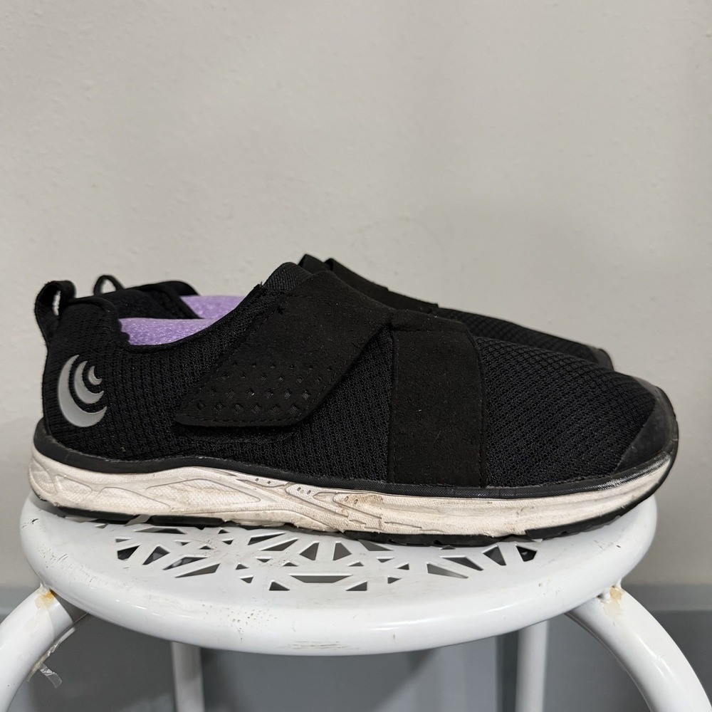 Topo Athletic COR Black Womens Size 9.5